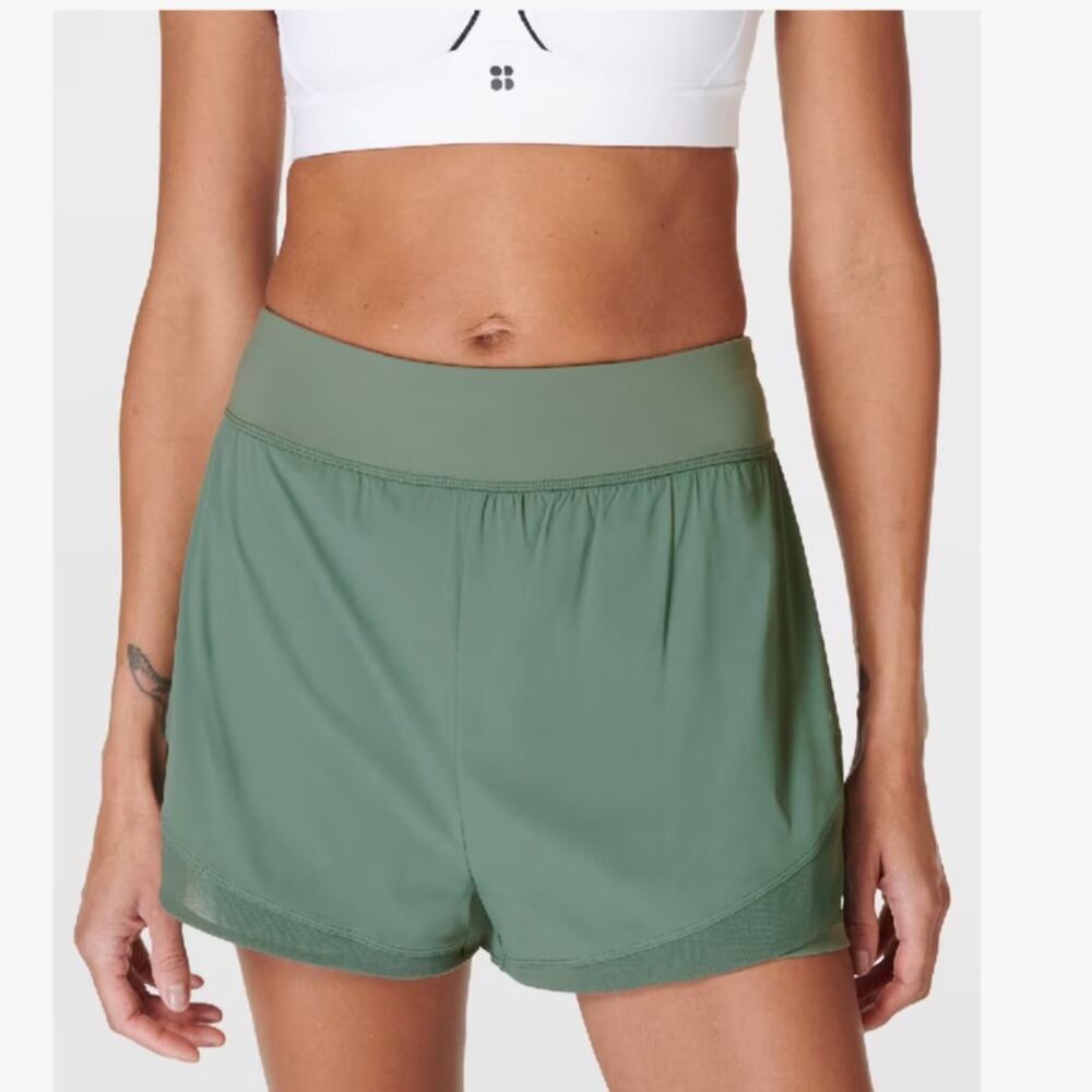 NWT Sweaty Betty Tempo Run Shorts in Cool Forest Green